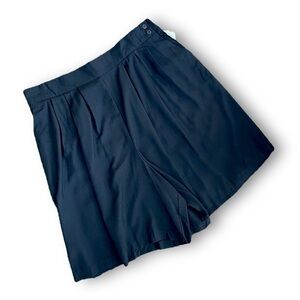 Vintage NWT High-Waist Black Pleated Shorts